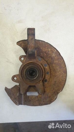 Кулак поворотный передний правый LADA Kalina