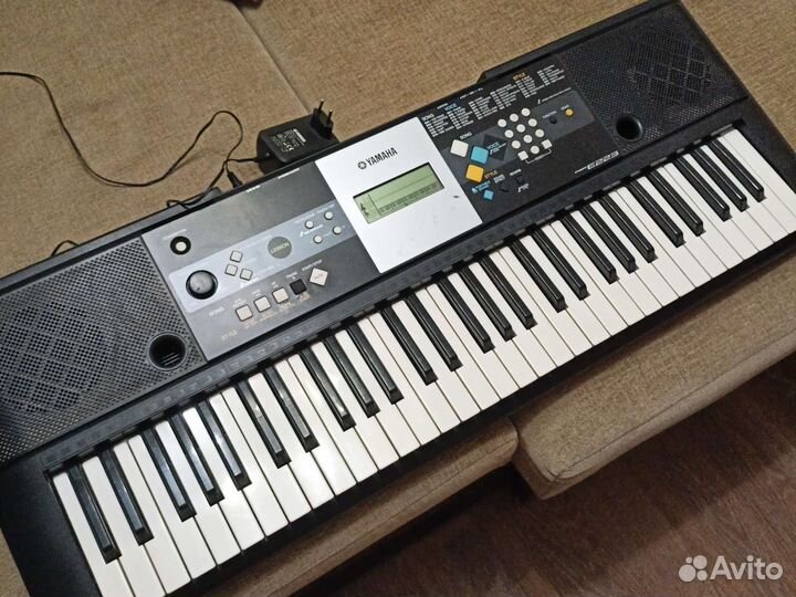 Синтезатор Yamaha psr e223