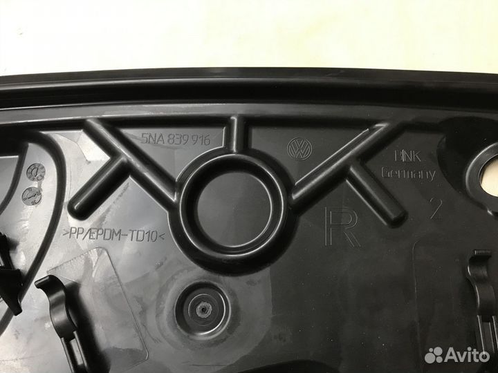 Заглушка задней правой двери Tiguan 2