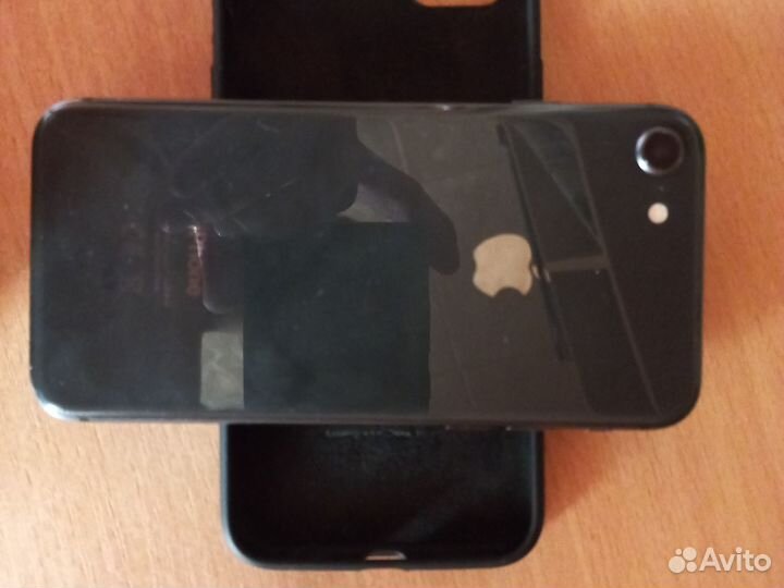 iPhone 8, 64 ГБ