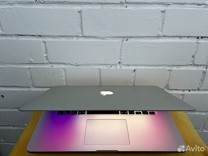Apple MacBook Pro 15 i7 16gb(2017)