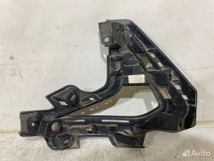 Накладка бампера передняя правая Hyundai Sonata 8