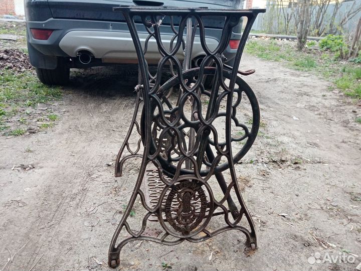 Станина от швейной машинки зингер