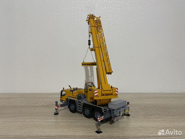 Кран Liebherr LTM 1050 1:50