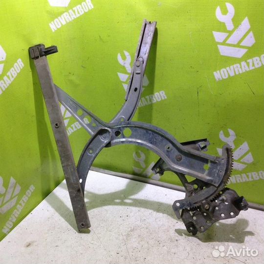 Стеклоподъемник механ. передний правый Фольксваг