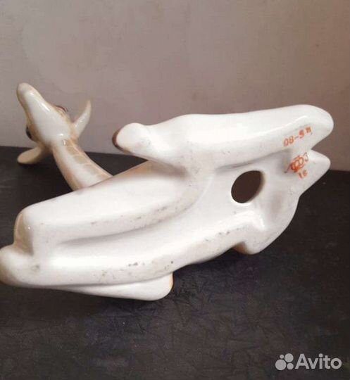 Фарфоровая статуэтка 