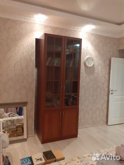 Книжный шкаф