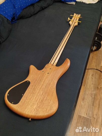 Бас гитара schecter