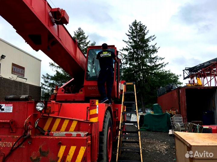 Стекло боковое левое Case