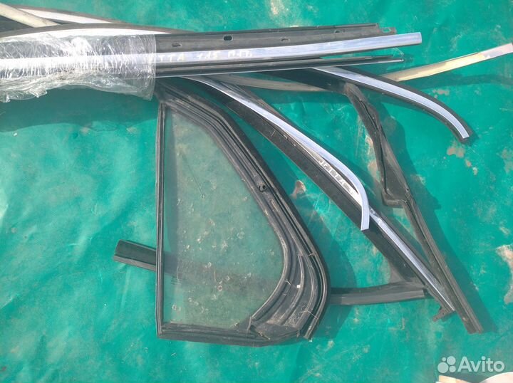 Молдинги Volkswagen jetta 5