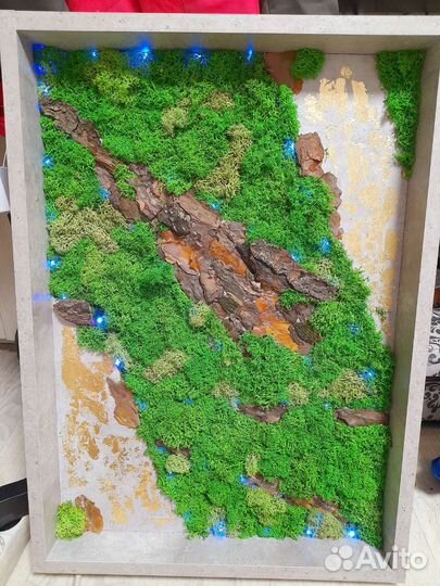 Картина из стабилизированного мха и коры с подсвт