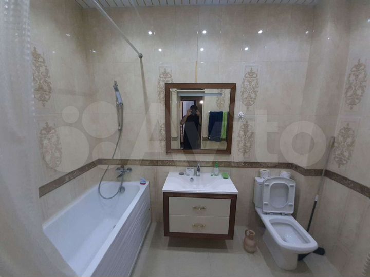 2-к. квартира, 80 м², 2/5 эт.