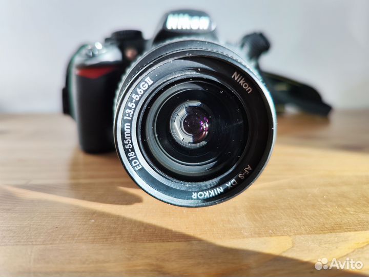 Отличный зеркальный фотоаппарат Nikon d3100