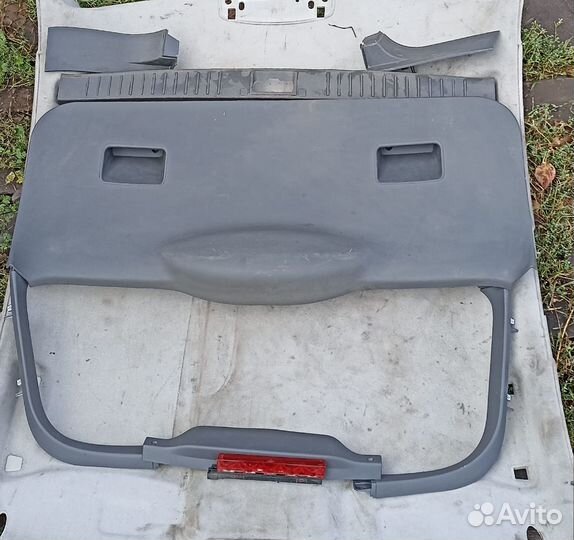 Пластик крышки багажника Форд Фокус 2 универсал