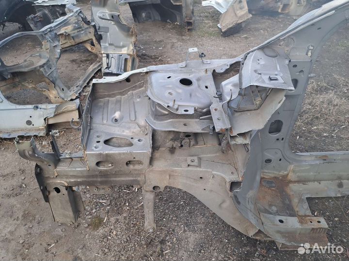 Лонжерон передний правый и левый Renault Fluence