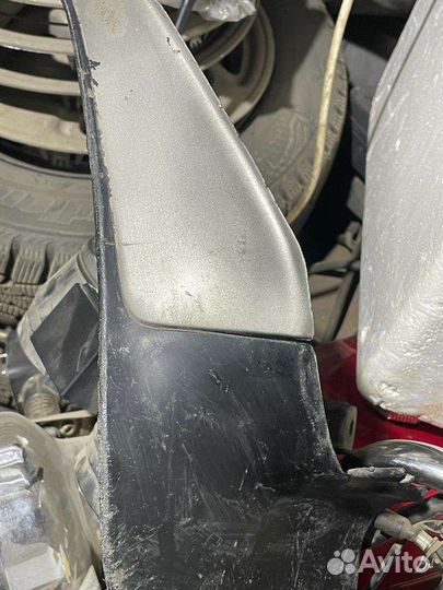 Левый передний брызговик на toyota Vista SV30