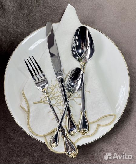 Набор столовых приборов на 12 персон