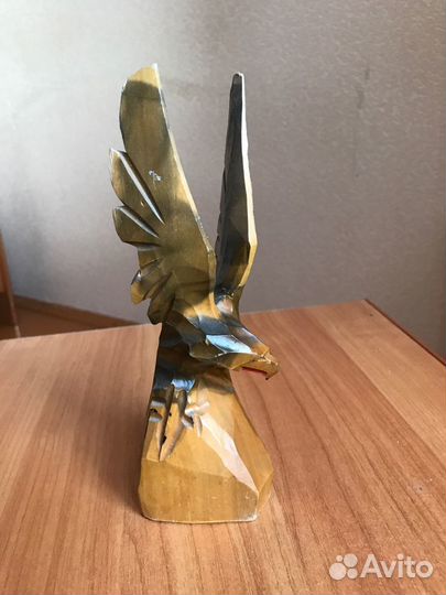 Фигурка орла