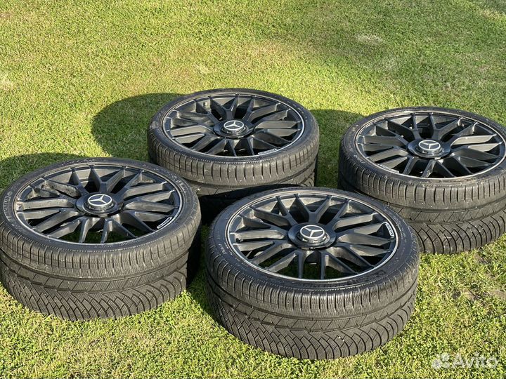 Комплект колес AMG с шинами Michelin R19