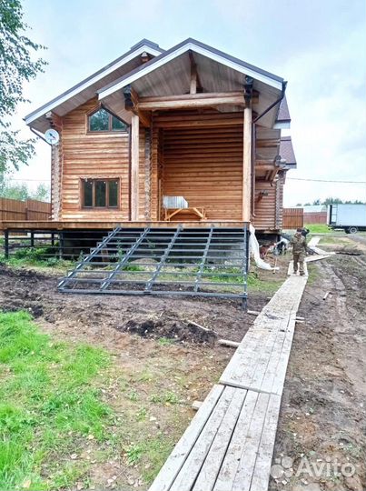 Крыльцо металлическое