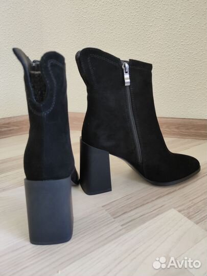 Ботильоны замшевые