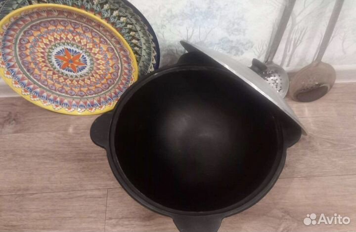 Казан 12 литpoв чyгунный