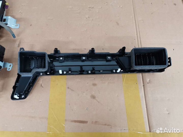 Накладка воздуховода в сборе Kia Sportage 5