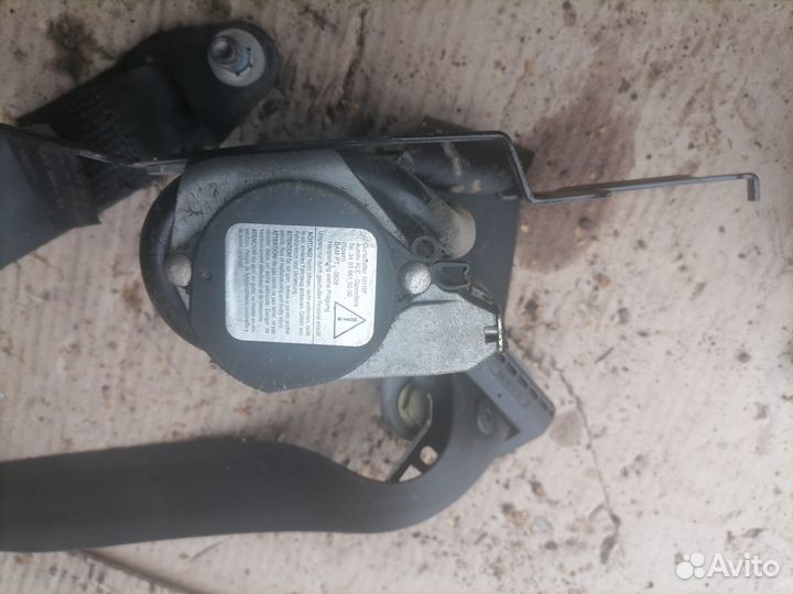 Ремень безопасности пассажирский Примера П12