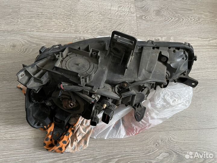 Фара правая Mitsubishi Outlander XL 2009-2013