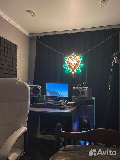 Игровой компьютерный стол