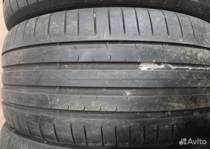 Pirelli P Zero PZ4 265/35 R22