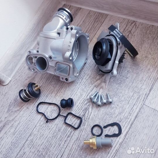 Насос в алюминиевом корпусе с термостатом 2.0 TSI