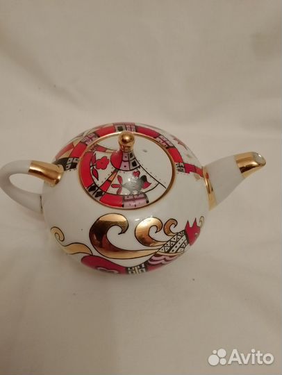 Чайник лфз Воробьёвского (Красный конь)