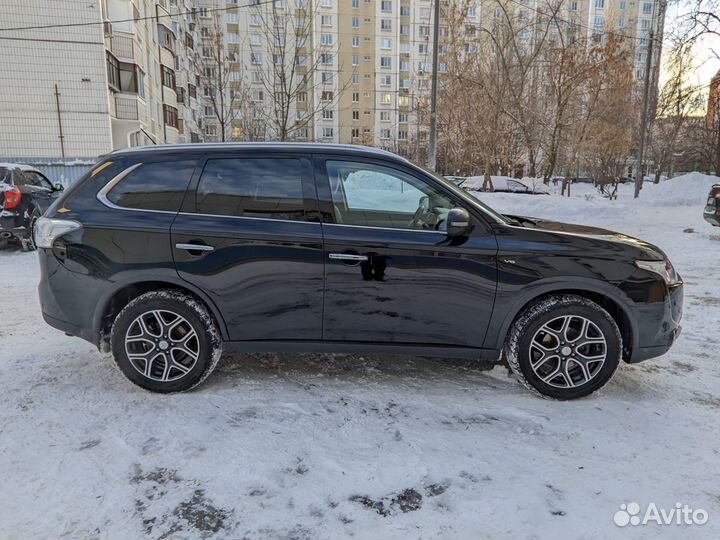 Mitsubishi Outlander 3.0 AT, 2014, 110 200 км