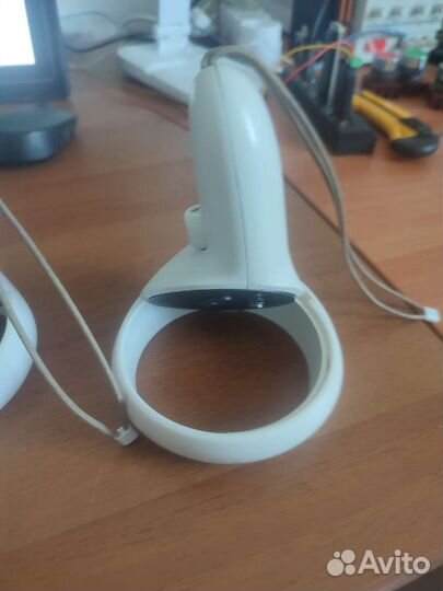 Oculus quest 2 контроллер