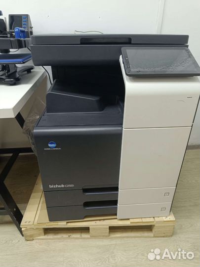 Коника миноут Принтер сканер копир лазерный цв