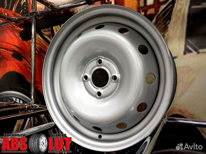 Новые стальные диски R15 на Лада Ларгус