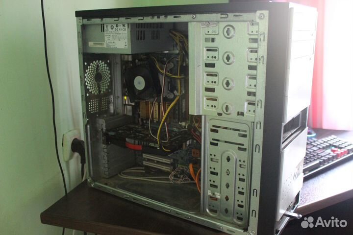 Игровой пк 4 ядра/Intel/xeon/GTS450/1GD/8gb/300GB