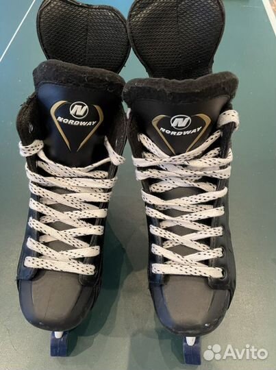 Коньки хоккейные