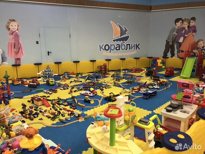 Сотрудник игровой площадки на полную занятость