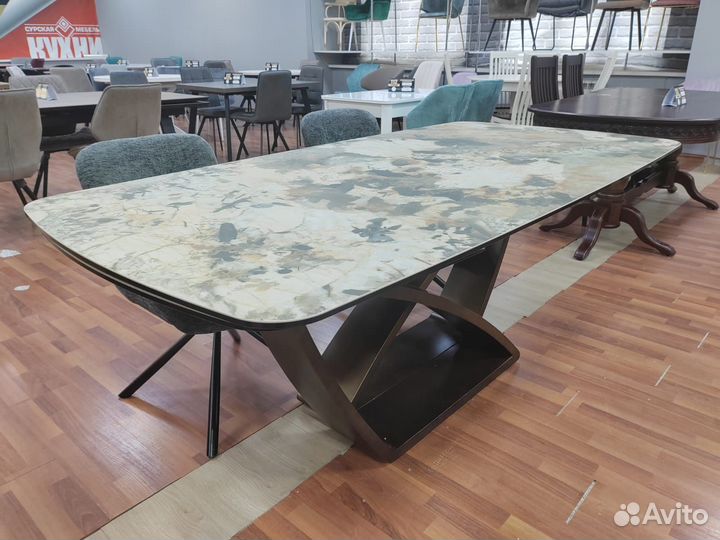 Стол из итальянского керамогранита