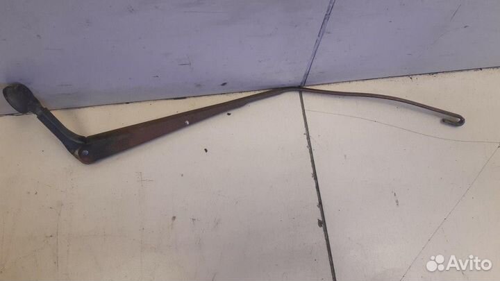 Поводок стеклоочистителя задний Mazda Familia