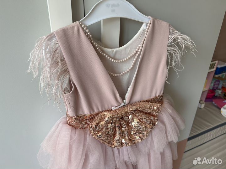 Платье для девочки праздничное