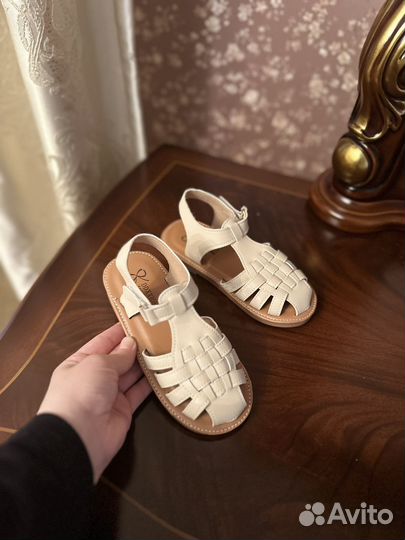 Сандалии для девочки