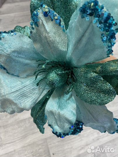 Цветок новогодний декор