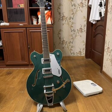 Gretsch g5622t bigsby электронная гитара