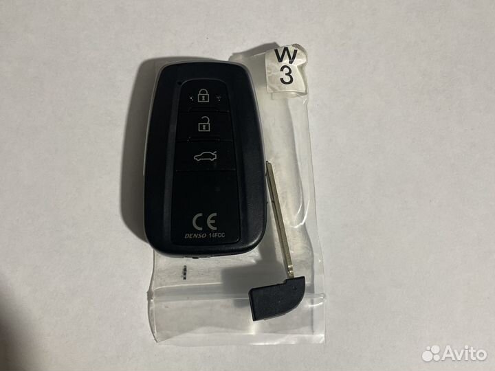 Смарт ключ Камри 70
