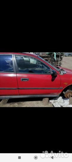 Mitsubishi carisma дверь