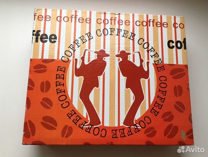 Кофейные чашки с блюдцами новые