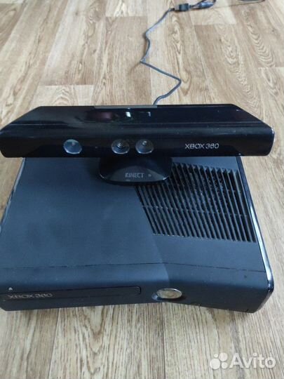Xbox 360slim+3 геймпадa/кинект подарок